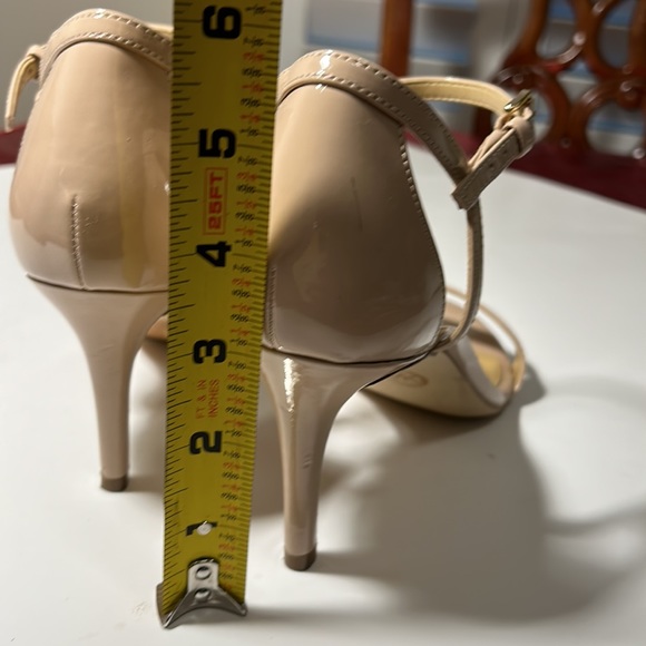 Michael Michael Kors heel open toe. - Picture 12 of 12